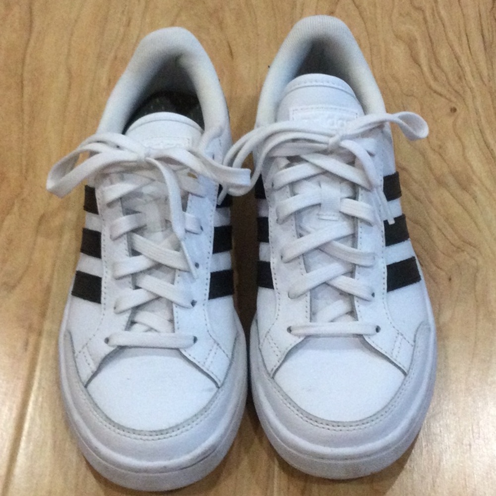 Adidas tennis shoes